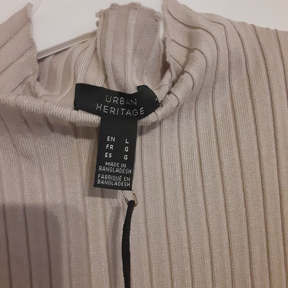 Large Sleeveless turtleneck - Picture 3 of 5